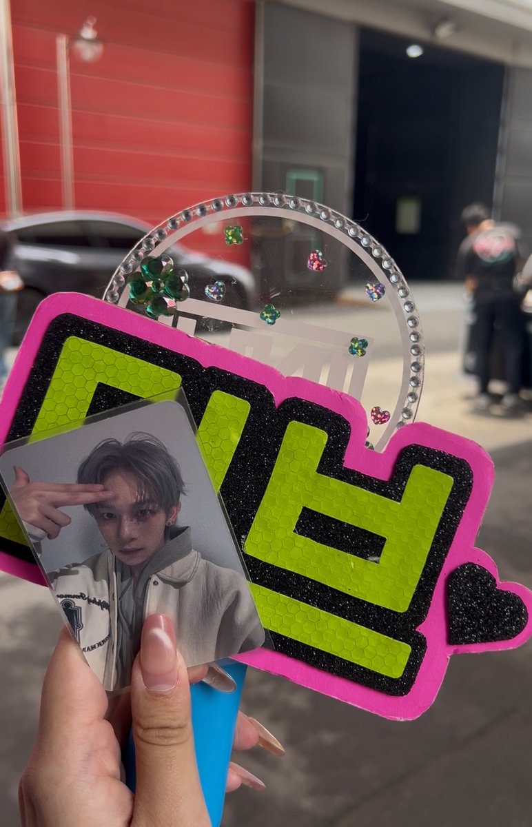 방방방ྀི👉 tweet media