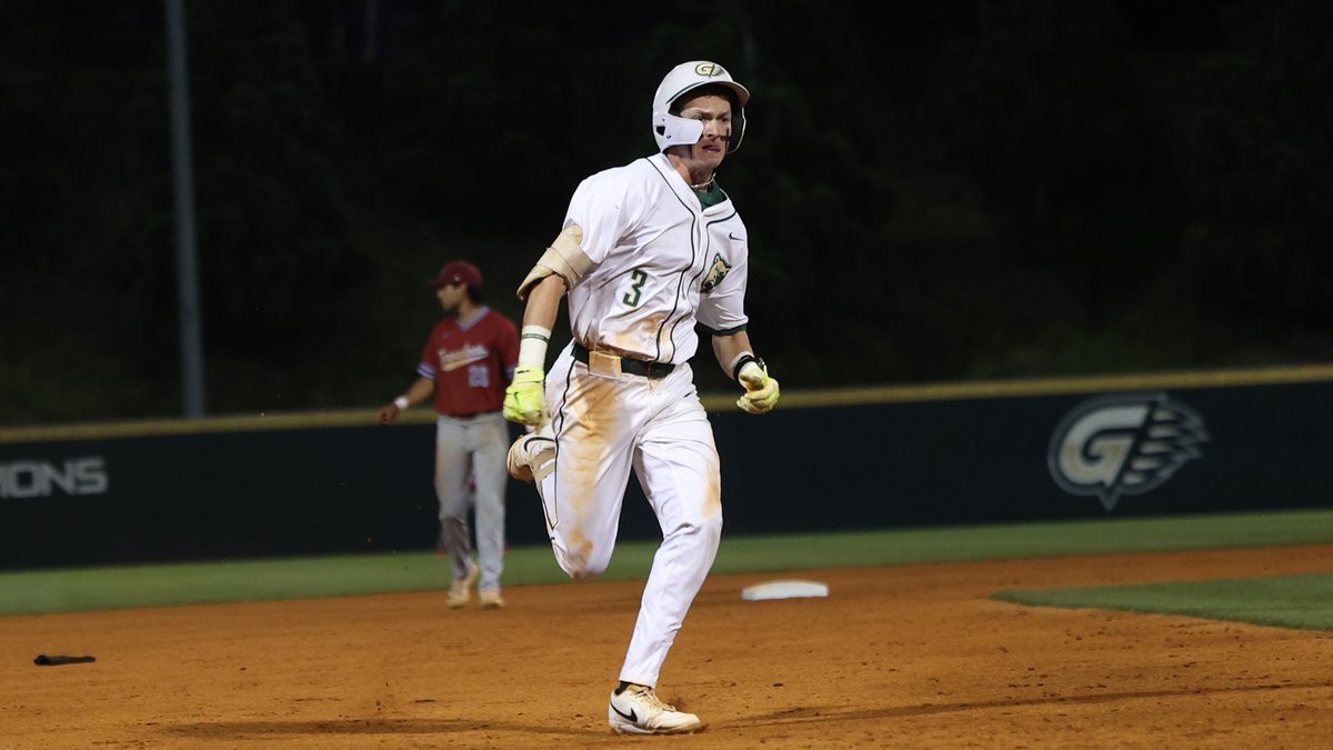 GGC_Baseball's tweet photo. Big Sixth Inning Propels Baseball to Defeat Talladega in NAIA Opener. Grizzlies have won their first game of the tournament eight straight seasons.

📰 - https://t.co/JcOGICpmGt

#ClawsOut https://t.co/pq3p7i2qEK