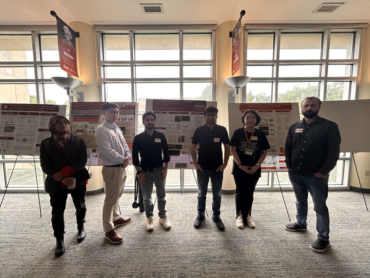 microbiome_lab's tweet photo. Excited to share that Team Khan Lab presented multiple research posters at the Houston Regional Ecology &amp; Evolution Symposium 2026, hosted by the Department of Biology and Biochemistry, University of Houston. https://t.co/Fs9JFjXTQm