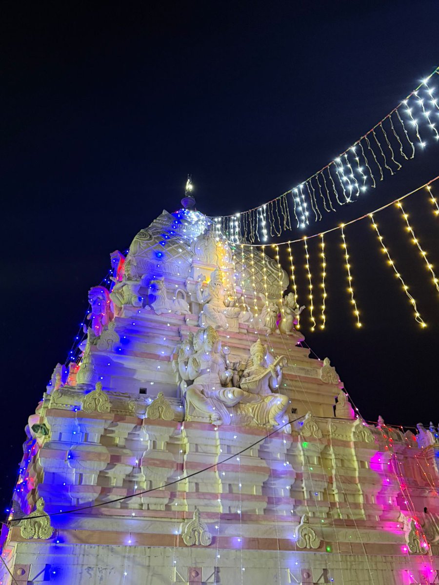 Chandrababu_'s tweet photo. అందరికీ హనుమాన్ జయంతి శుభాకాంక్షలు...🫶🫶🫶
జై హనుమాన్ 🙏 🙏🙏
#JaiShreeRam
#HanumanJayanti
#Hanuma
#JaiHanuman
#JaiShreeAnjaneya https://t.co/YWilVXca2H