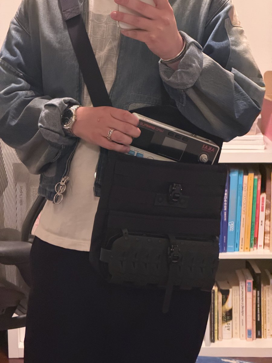 fourcalendar's tweet photo. stopped by the cdg archive sale and got my mpc a junya bag https://t.co/Mvtl7K5epy