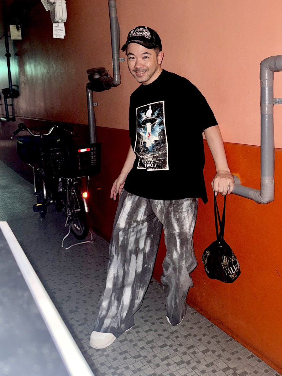 junji_stories's tweet photo. UN3D.とA TWO JのコラボTシャツの購入方法は福岡岩田屋への来店及び、店舗への電話オーダーしか方法はありません。是非みなさんよろしくお願いします！ https://t.co/sGzY7Q3L55