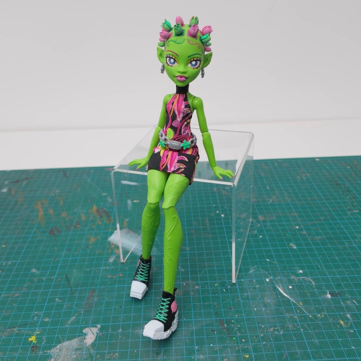 Dollectable101's tweet photo. Adorable venus custom by svv art on youtube https://t.co/unUbb8eb66