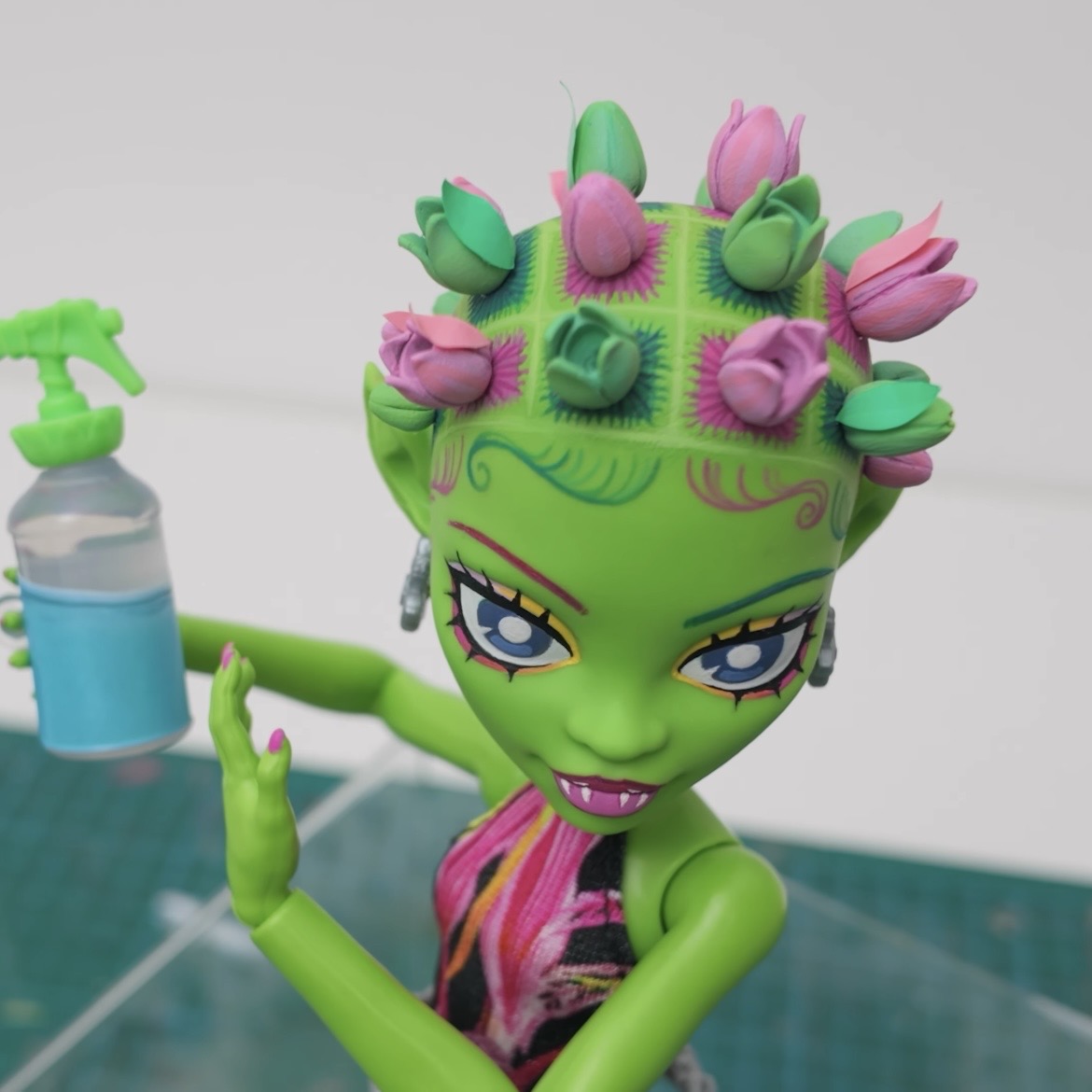 Dollectable101's tweet photo. Adorable venus custom by svv art on youtube https://t.co/unUbb8eb66