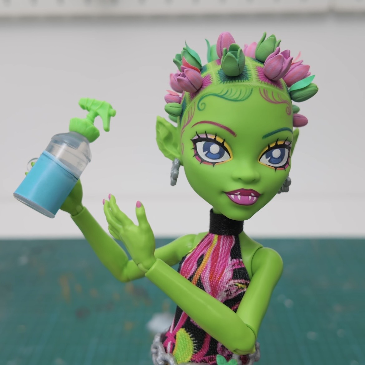 Dollectable101's tweet photo. Adorable venus custom by svv art on youtube https://t.co/unUbb8eb66