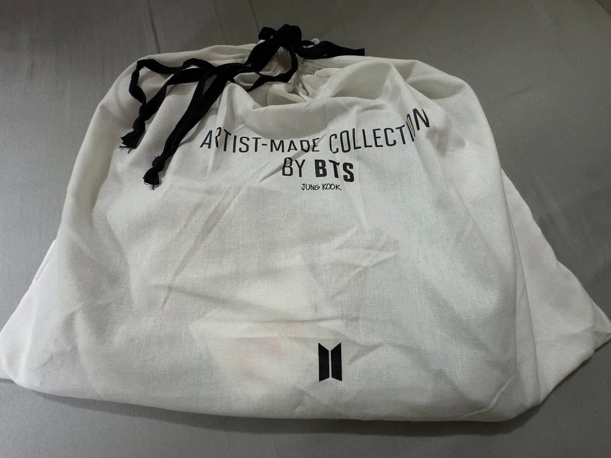 somyingbua's tweet photo. พร้อมส่ง 

เสื้อฮู้ด BTS Jungkook Amist Zip-Up 
สีขาว
ไซส์ XL
ใหม่ไม่เคยเกะออกมา 

ขอดูเพิ่มเติมได้ค่ะ

ราคา3500 รวมส่ง/นัดรับได้ กทม คะ

ลดได้นิดหน่อย

#ตลาดนัดบังทัน #ตลาดนัดรถไฟบังทัน #ปล่อยของสะสมบังทัน https://t.co/Ao52WJaHVl