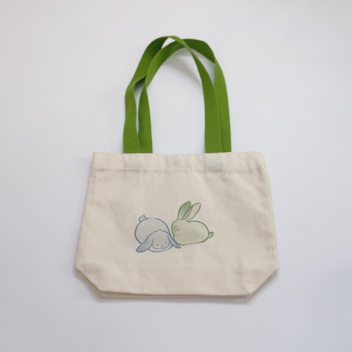 stream2026's tweet photo. ✨FFXIV Doujin Bento Tote Bag✨

• Cute double-sided print
• 22x27cm size, perfect for lunches &amp; small items
🩵💚https://t.co/s5COUG5M0j

#FINALFANTASYXIV #FFXIV #FF14 #DancingGreen #Deepblue https://t.co/d53o7IsVEc