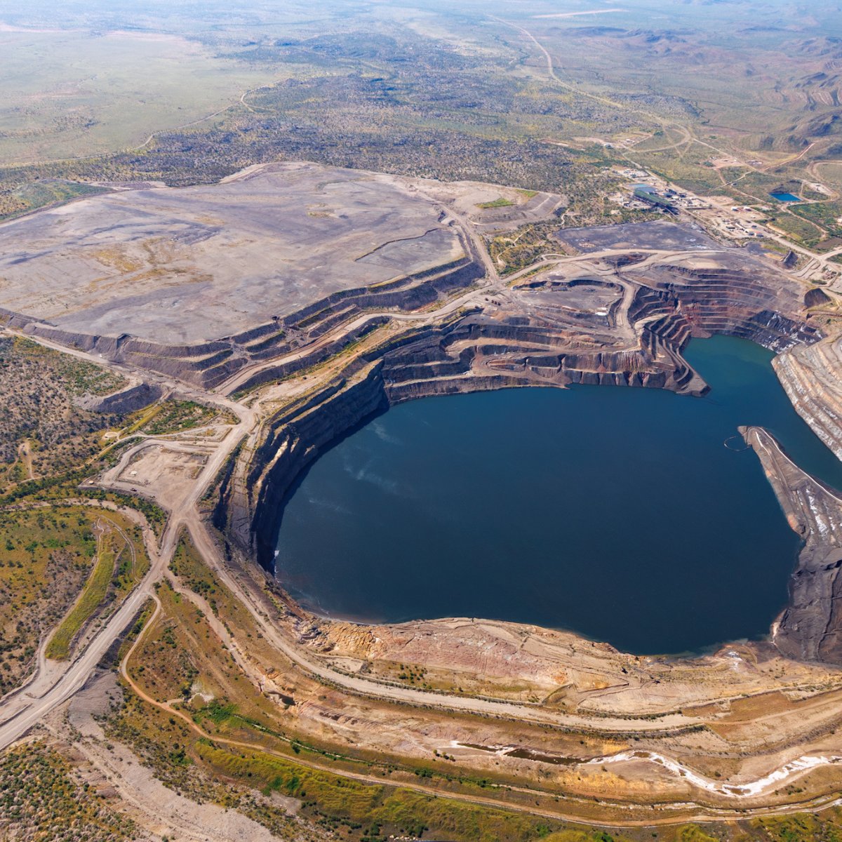 aerometrex's tweet photo. 📍Century Mine, QLD — once Australia’s largest open-pit zinc mine, now its biggest tailings retreatment site. MetroMap aerial imagery helps mining teams track pit progression, monitor rehabilitation, and reduce remote site visits with seamless ArcGIS integration. #AerialImagery https://t.co/qtUQRyCcU1
