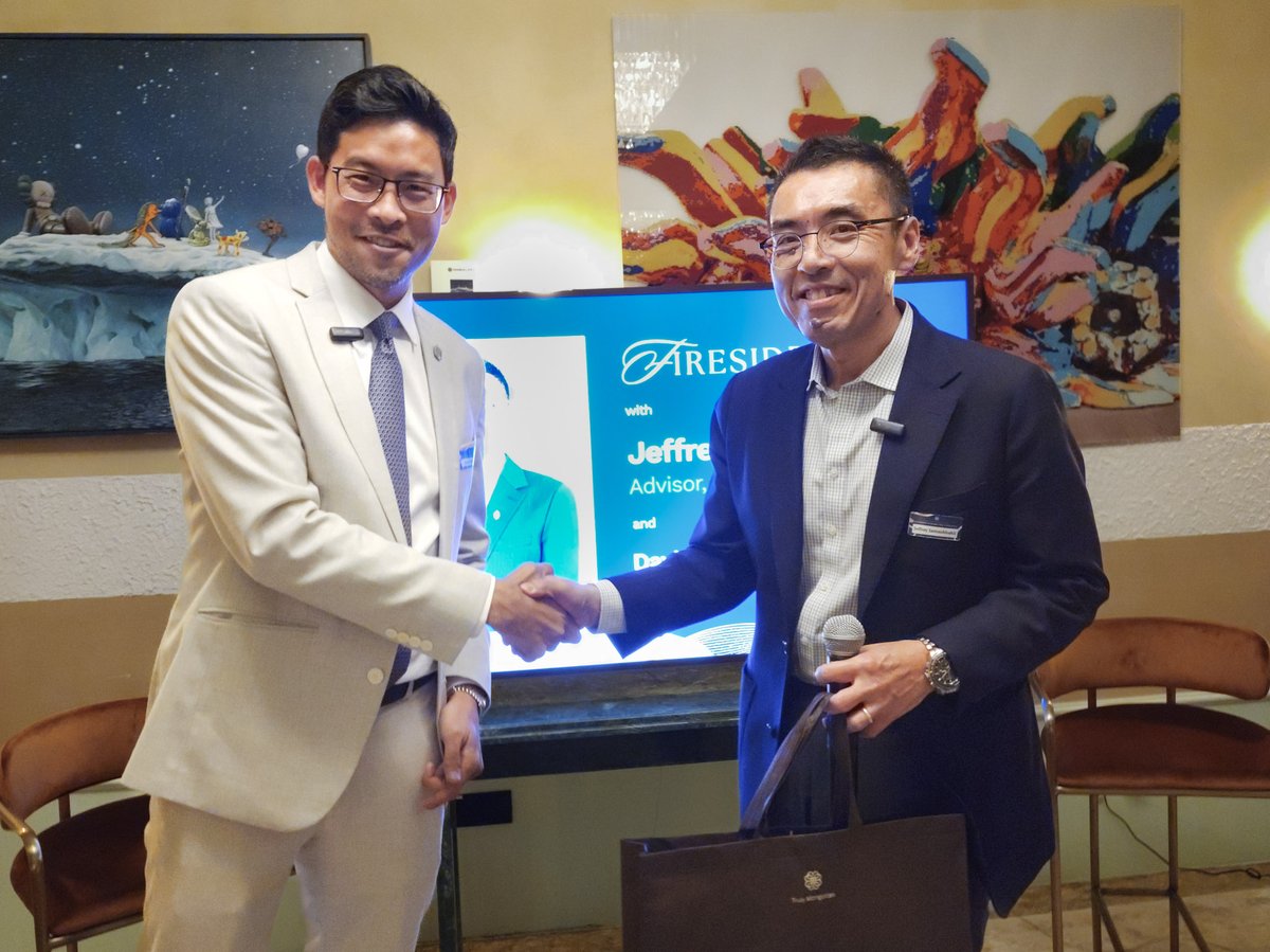 Helicapsg's tweet photo. Last week, we hosted investors &amp; partners for Disciplined Private Credit: An Evening on Global Risk &amp; Resilience.

Grateful to Mr. Jeffrey Jaensubhakij for sharing insights on global macro trends, AI, &amp; private credit.

Thank you to everyone who joined 🥂 https://t.co/kA1z161NGs