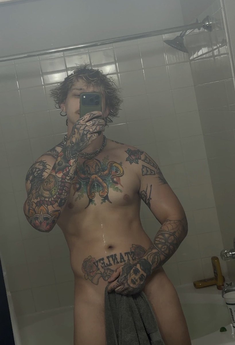 notshadely's tweet photo. Yall really seemed to like the last ones soooo im gonna spoil you a bit https://t.co/cs9594ED5q