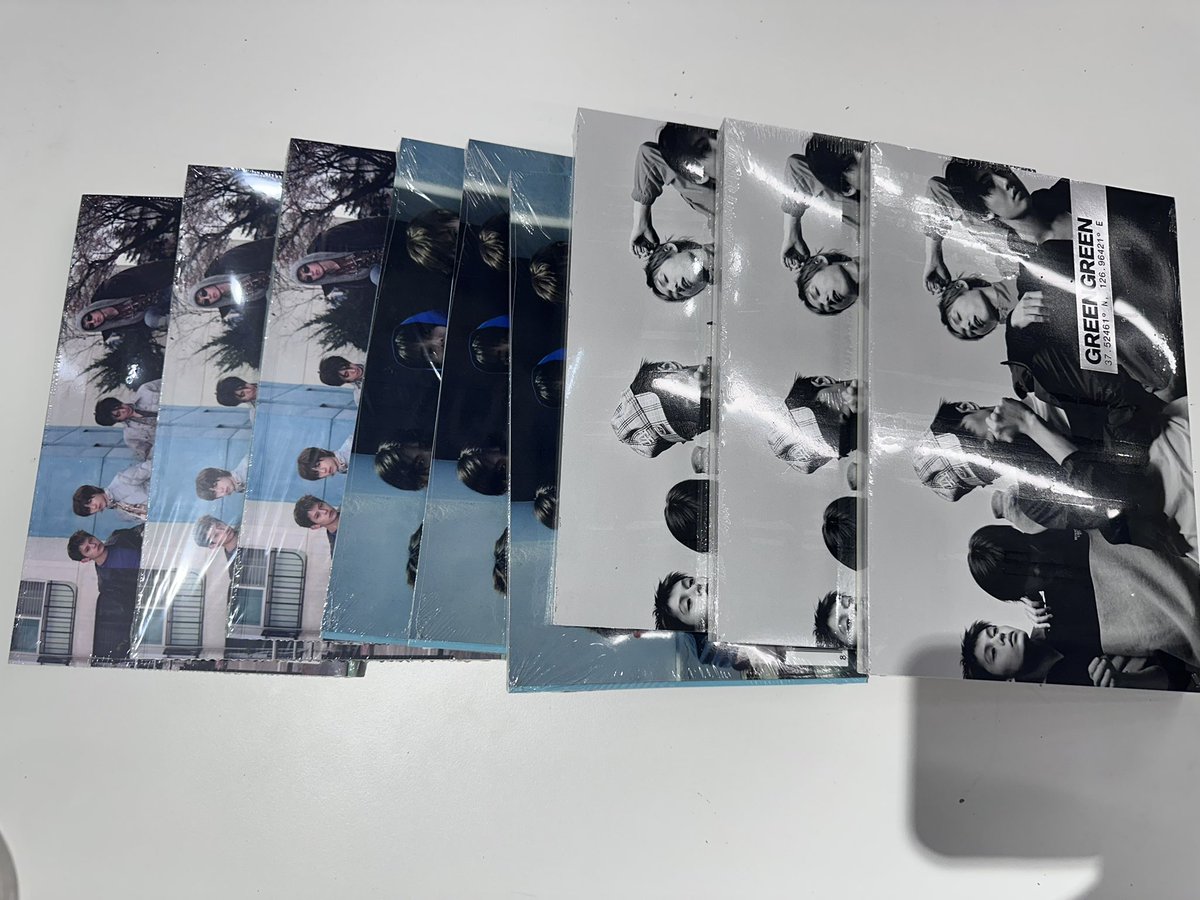 코르티스 그린그린 미개봉 앨범 양도 
Wts CORTIS greengreen unopened/sealed album

28000won/1set=3pcs
+ shipping

On hand / ready stock ✅ 

Korean bank/wise ⭕️

CORTIS 마틴 제임스 주훈 성현 건호 martin james juhoon seonghyeon keonho