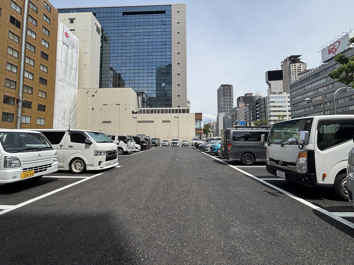 tamaziro6's tweet photo. 東急ハンズの跡地は駐車場か🅿️
長堀通りからは便利になった。 https://t.co/K9lDhkvcgO