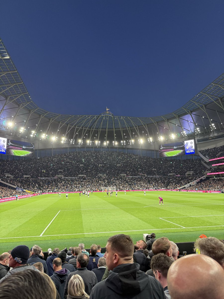 MackinCian's tweet photo. Spurs (A). 
Staying uppp… going down🎶 #LUFC https://t.co/mmcr78UJPL