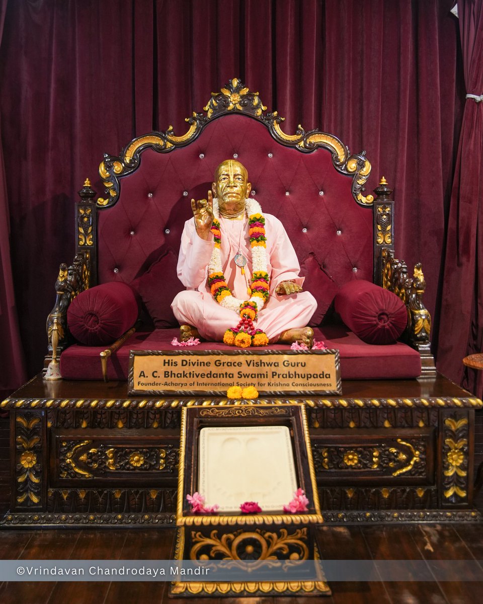 Vrindavan Chandrodaya Mandir tweet media