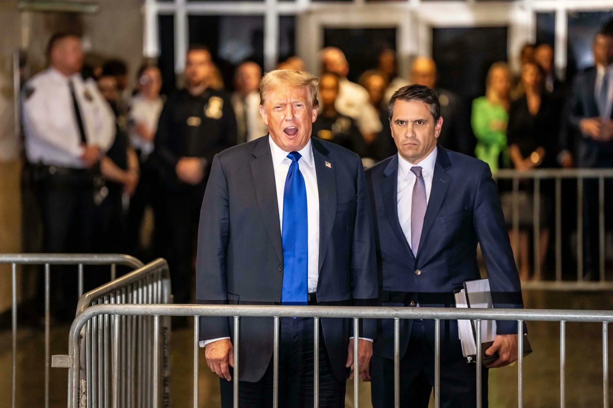 clashreport's tweet photo. The Trump administration is aggressively pursuing leak investigations after the Iran war. 

Trump personally handed acting AG Todd Blanche a stack of news articles labeled "treason," pushing the DOJ to subpoena reporter records from outlets including the WSJ, NYT, and Washington Post. 

The subpoenas relate to stories about military warnings before the war, Netanyahu's lobbying of Trump, and downed-jet rescue operations.

Source: WSJ