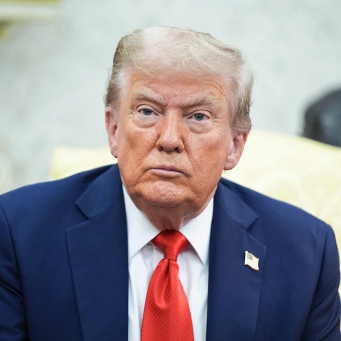 Rethyon_News01's tweet photo. JUST IN : 🇺🇲🇮🇷 President Trump says ceasefire with Iran is on 'massive life support'

He says the month long ceasefire is 'unbelievably weak' https://t.co/Mt6GEZlsPs
