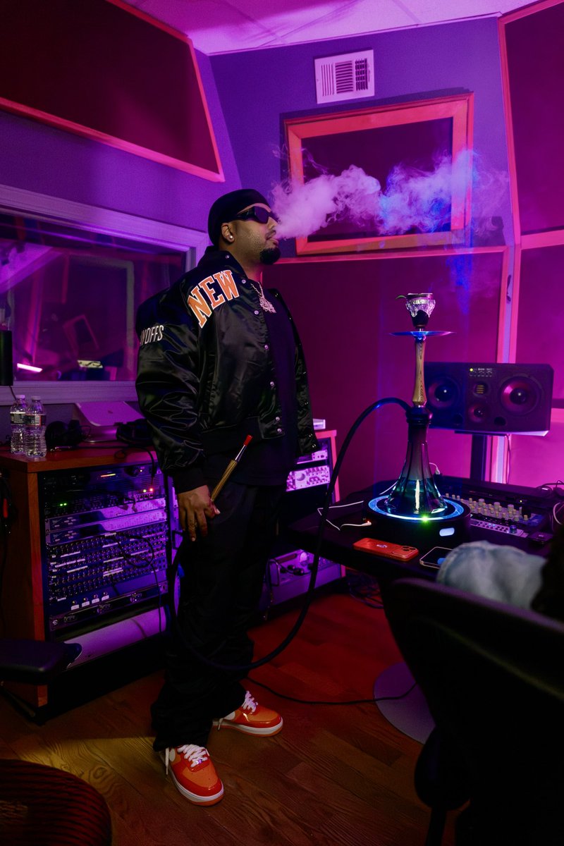 DJSPINKING's tweet photo. Back In Mode https://t.co/0IPR7dWR6p
