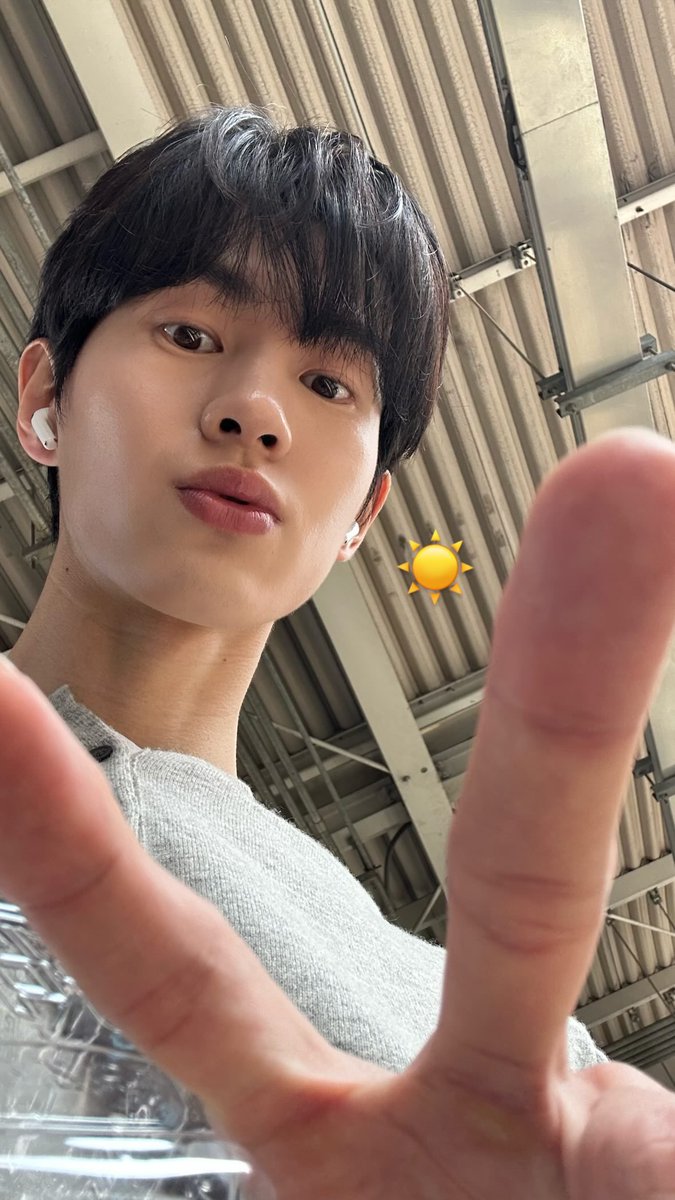 ttiippe's tweet photo. 머임?? 개쌉미남의 등장 ☀️ https://t.co/bIoehoc5N6