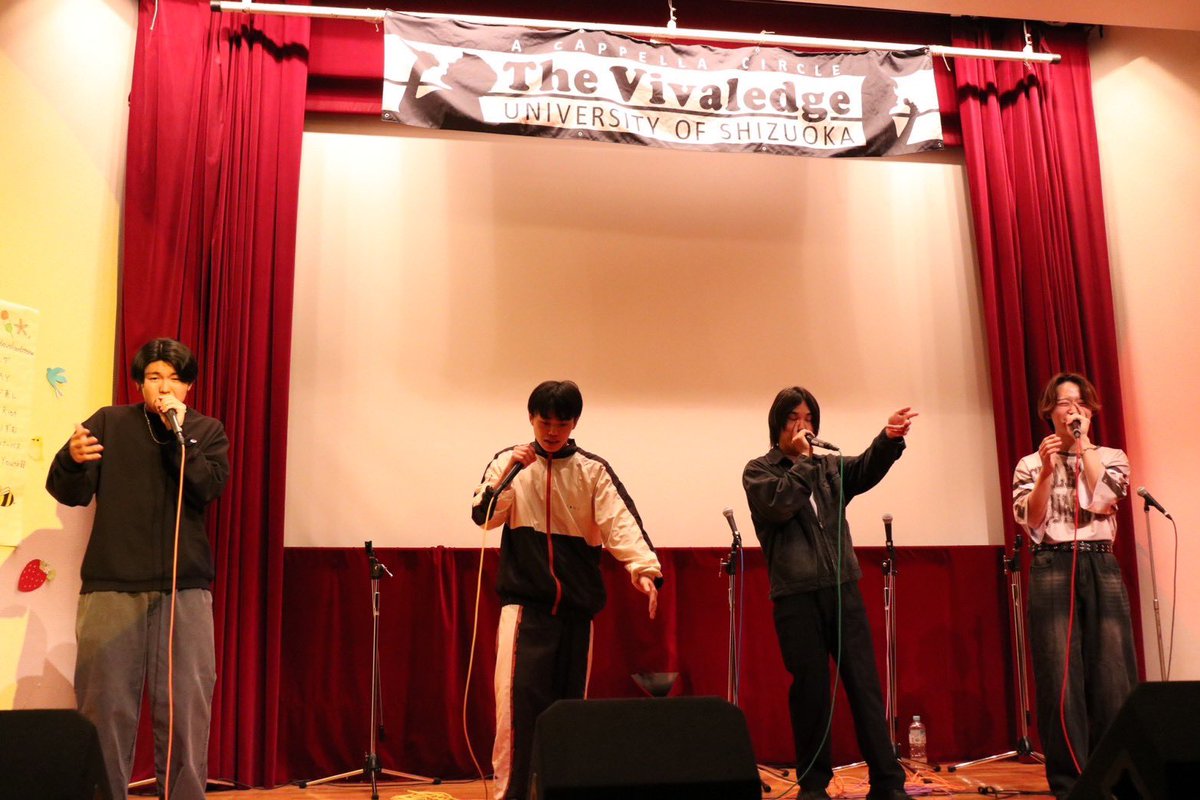 thevivaledge's tweet photo. 静岡県立大学アカペラサークル The Vivaledgeです🎤

5/9（土）に行われた春ライブの様子をお届けします🙌💖
春ライブに来ていただいた皆さん、ありがとうございました！Vivaの魅力が溢れるとても楽しいライブとなりました✨

#静岡県立大学 #静岡県立大学アカペラサークル https://t.co/etEuUoSFGC