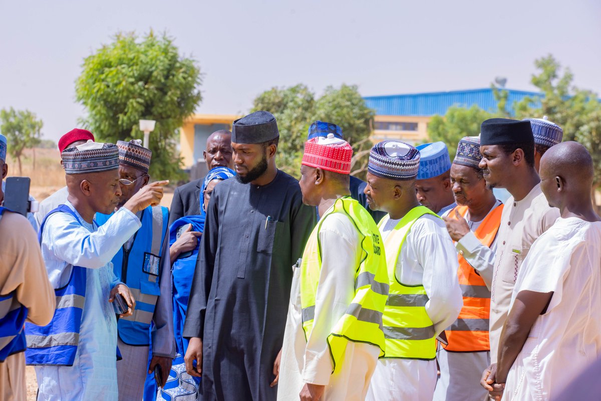 DahirMHashim's tweet photo. Following last week’s historic contract awards for the rehabilitation of the Challawa and Tamburawa water treatment plants aimed at restoring 83% of greater Kano water supply where the work is already underway. 

In line with His Excellency, Governor Abba Kabir Yusuf's commitment in ensuring all the three treatment plants are fully restored to their full capacity, I visited the Watari treatment plant which has the capacity to produce 70 million litres of water a day, supplying the remaining 17% of the total water supply within Kano city 50km radius. 

Watari plant is a crucial asset; primarily designed to serve the Greater Kano water corridor together with Challawa and Tamburawa, it also serves Bagwai, Bichi, and Tsanyawa LGAs.  

Our technical assessment confirmed that while it has a designed capacity of 75 Million Litres Per Day (MLD), it is currently functioning at approximately 50%. We are focused on bridging this gap to restore full operational capacity.

I am assuring all residents in the affected communities that the administration of Gov. Abba K Yusuf is resolute in its mission to end water scarcity. We are prioritizing sustainable solutions to ensure a reliable supply of safe, potable water to all

Dr. Dahiru Muhammad Hashim
Ag. Commissioner, Kano State Ministry of Water Resources