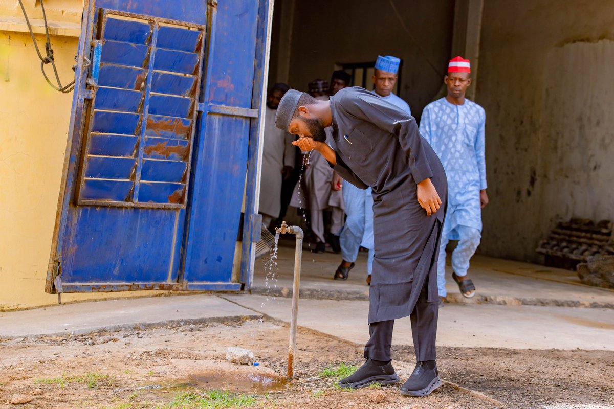 DahirMHashim's tweet photo. Following last week’s historic contract awards for the rehabilitation of the Challawa and Tamburawa water treatment plants aimed at restoring 83% of greater Kano water supply where the work is already underway. 

In line with His Excellency, Governor Abba Kabir Yusuf's commitment in ensuring all the three treatment plants are fully restored to their full capacity, I visited the Watari treatment plant which has the capacity to produce 70 million litres of water a day, supplying the remaining 17% of the total water supply within Kano city 50km radius. 

Watari plant is a crucial asset; primarily designed to serve the Greater Kano water corridor together with Challawa and Tamburawa, it also serves Bagwai, Bichi, and Tsanyawa LGAs.  

Our technical assessment confirmed that while it has a designed capacity of 75 Million Litres Per Day (MLD), it is currently functioning at approximately 50%. We are focused on bridging this gap to restore full operational capacity.

I am assuring all residents in the affected communities that the administration of Gov. Abba K Yusuf is resolute in its mission to end water scarcity. We are prioritizing sustainable solutions to ensure a reliable supply of safe, potable water to all

Dr. Dahiru Muhammad Hashim
Ag. Commissioner, Kano State Ministry of Water Resources
