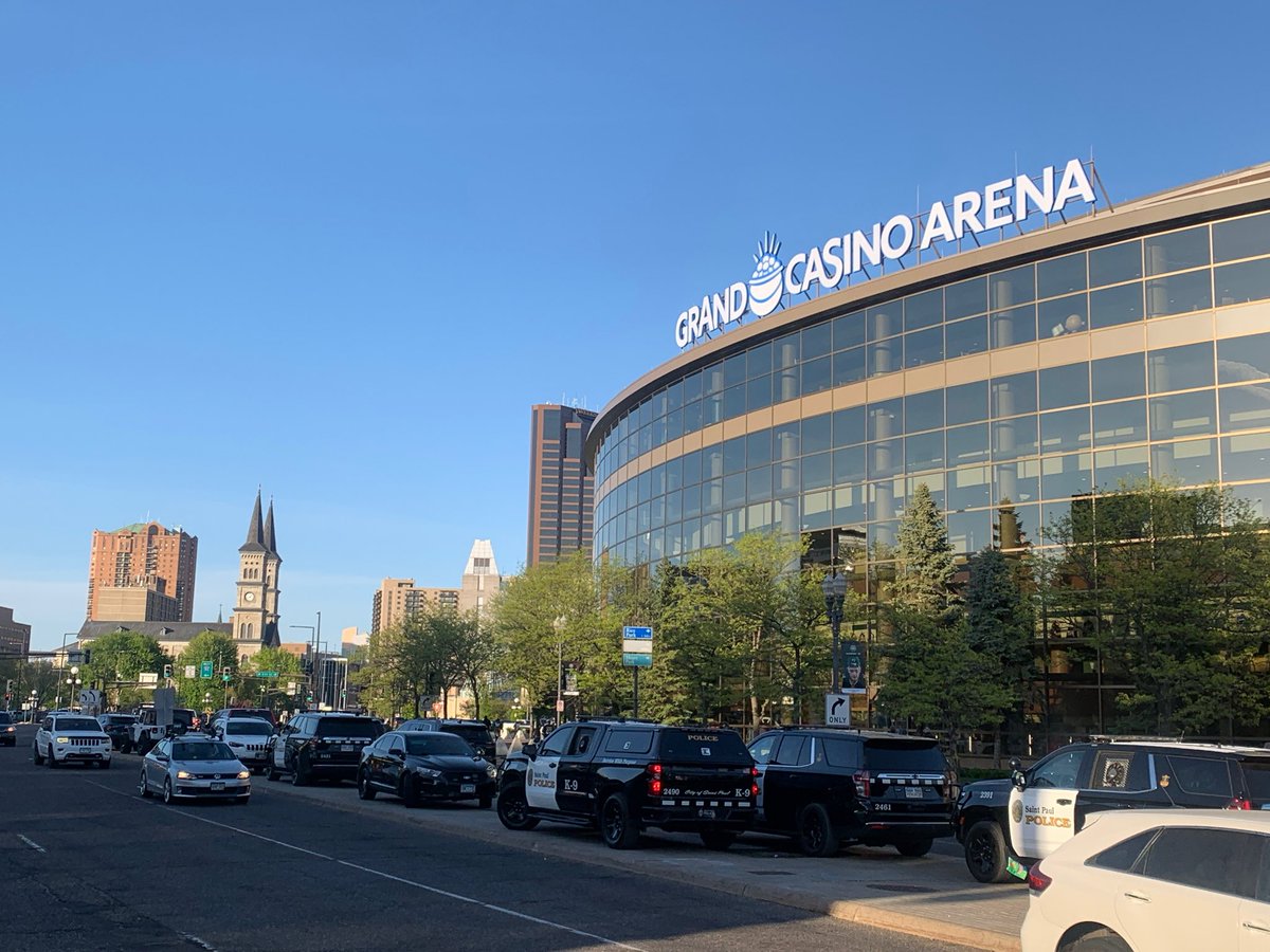 10Takes's tweet photo. The Twin Cities sports 🏀 🏒 jamboree continues tonight in StP it’s @Avalanche 🏔️ v @mnwild 🌲 in G4. Colorado leads the playoff series 2-1.

#GrandCasino🎰Arena
#NHL
#10kTakes 🎙️ https://t.co/YxuaXo2qnP