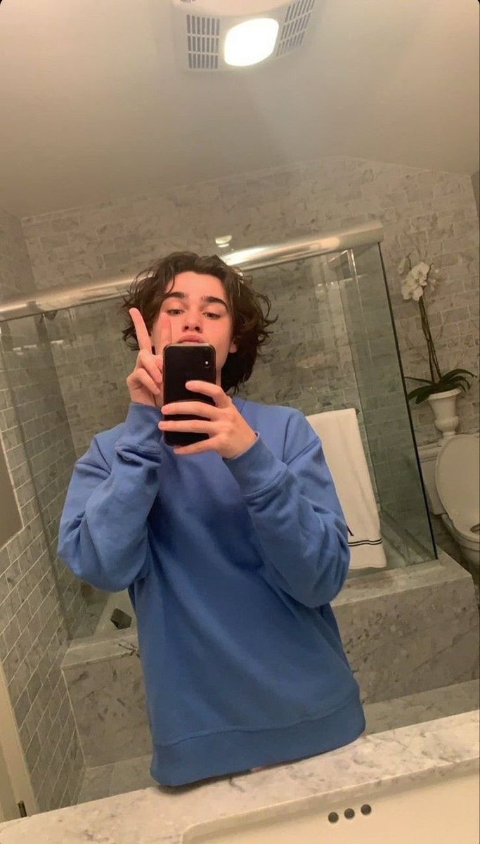 𝒩𝒾𝒸ℴ tweet media