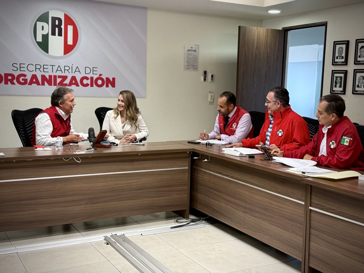 Jorge_Meade's tweet photo. En reunión con la dirigente del @OnmpriNacional Dip. @arianarejonlara, dando seguimiento a los trabajos de fortalecimiento de la estructura territorial del #ONMPRI y su participación como defensoras de México en los distintos estados del país.
Como lo afirma nuestro presidente @alitomorenoc, el impulso, capacitación y el apoyo del trabajo en territorio de las mujeres es prioridad para el partido.