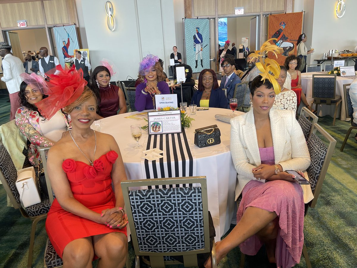 ddstarrr's tweet photo. If ya missed it, ya missed it. But lemme tell ya—we had a ball at the Prince George’s County Preakness Brunch at the National Harbor. Oh yeahhhh—that’s me dancing across the stage in the hat contest.🤣🤣💃🏽🎉💃🏽 https://t.co/UsjNeTjvSJ
