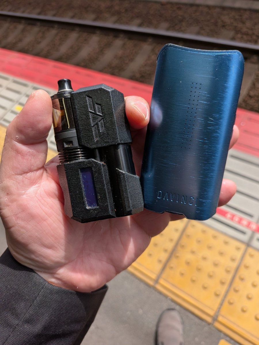 arai3539's tweet photo. 今日は早番
#vape #vaporizer #tekdivision #davincivaporizer https://t.co/bPo0AAQrDi