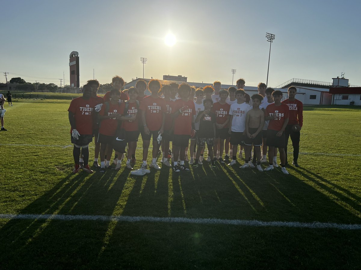 CoachMann92's tweet photo. This dudes competed their butts off!! Both feeder programs made the championship in the 8th grade Belton ISD 7v7 tournament! Future is bright! @BeltonTigerFB @BeltonISDAth @BeltonTigerABC @SouthBeltonMS @BeltonSchool https://t.co/43UECOnZjc
