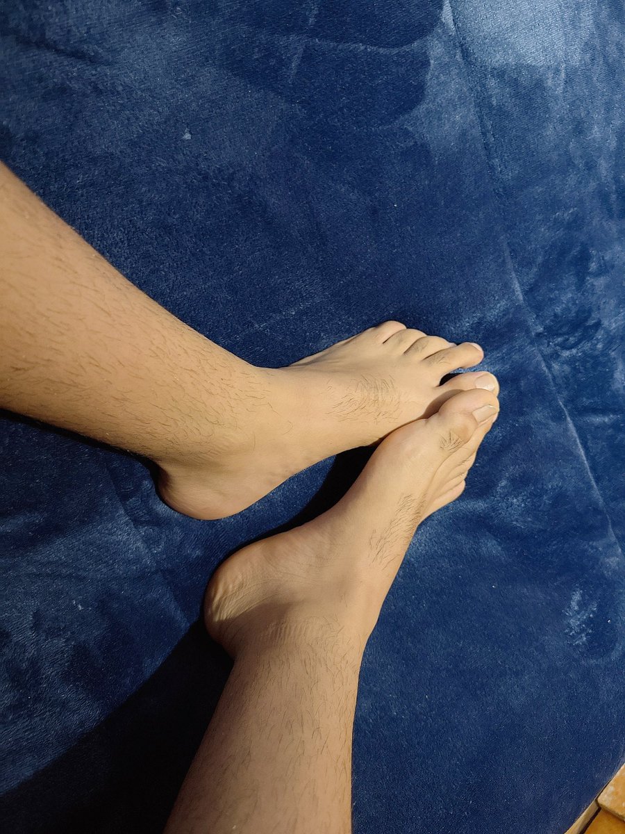 MiloxDec's tweet photo. Foto pie ?? 

#pies #footfetısh #foot https://t.co/lbKqBi0NiU