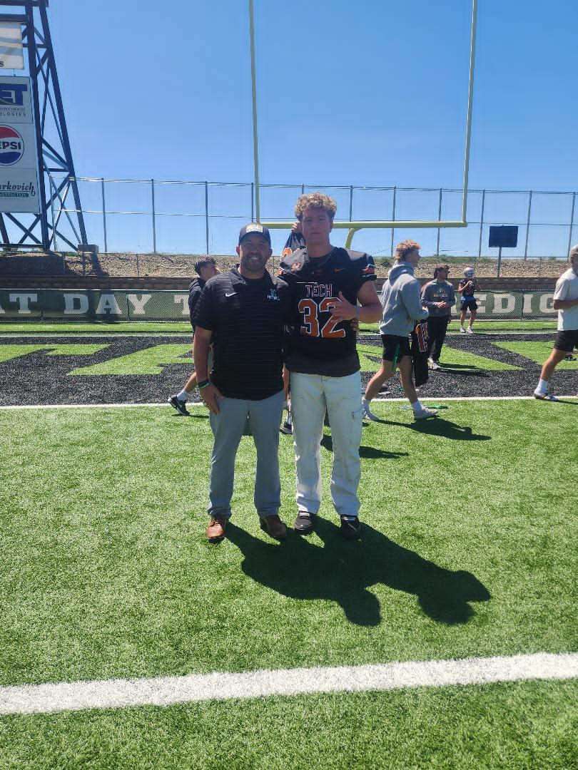 DallasJ32_'s tweet photo. I had a great time at Montana Techs Junior Day! Love the environment! Thanks @CoachMAllenFB for the invite! I'm very blessed for this opportunity!
@CoachMAllenFB @CoachKyleSamson @MTFBCoachSchlee @CoachTravisDean @CoachThatcher @PrepRedzoneID @wsstephenson1 https://t.co/ocid6sLvWH