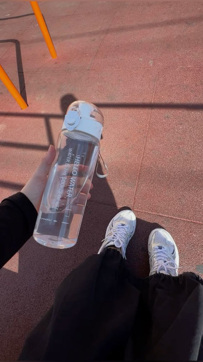 painfullyrea's tweet photo. Doing some stuff cuz i wanna be fit 🫪 https://t.co/5vLwOd1eKb