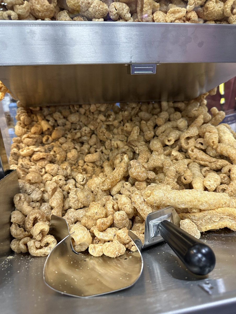 SouthernRecipe's tweet photo. Nothing but pure CRUNCH in every bite. 🐖🔥

Just flavor and that signature crisp.

Find your pork rinds online or in stores and see why this classic snack is still going strong. https://t.co/xlPQhL8EJP