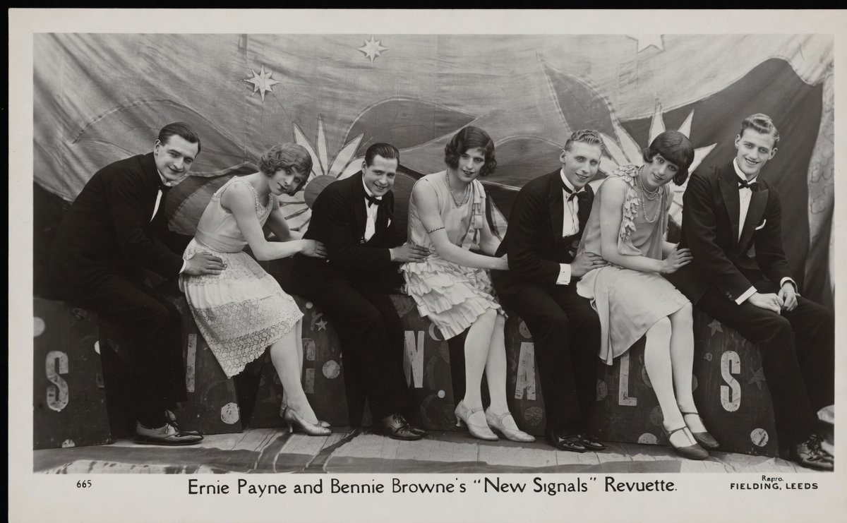 Mundo Drag:
"Ernie Payne and Bennie Browe's New Signals Revuette". Show de vodevil entre 1920-1929