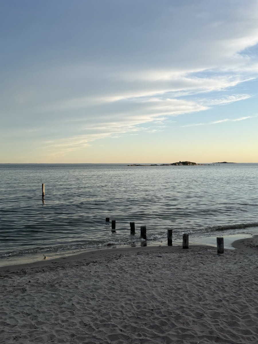 tonsofun614's tweet photo. Always good to be at the beach https://t.co/D7a6z6Z4zg