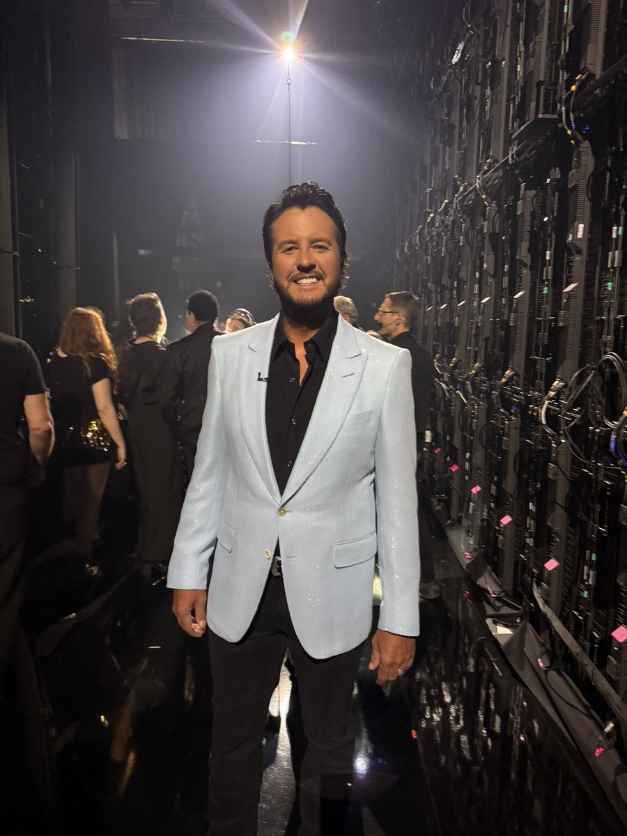 Luke Bryan tweet media