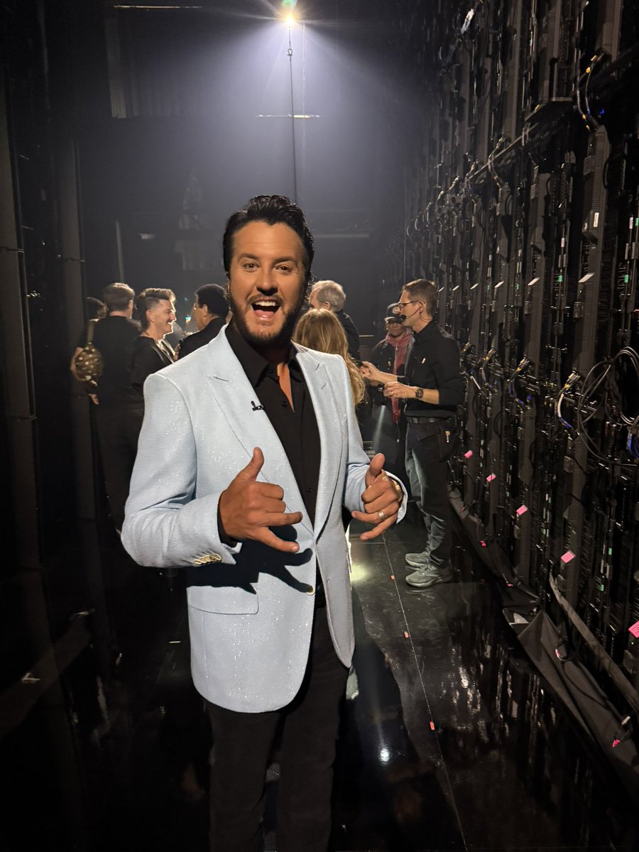 Luke Bryan tweet media
