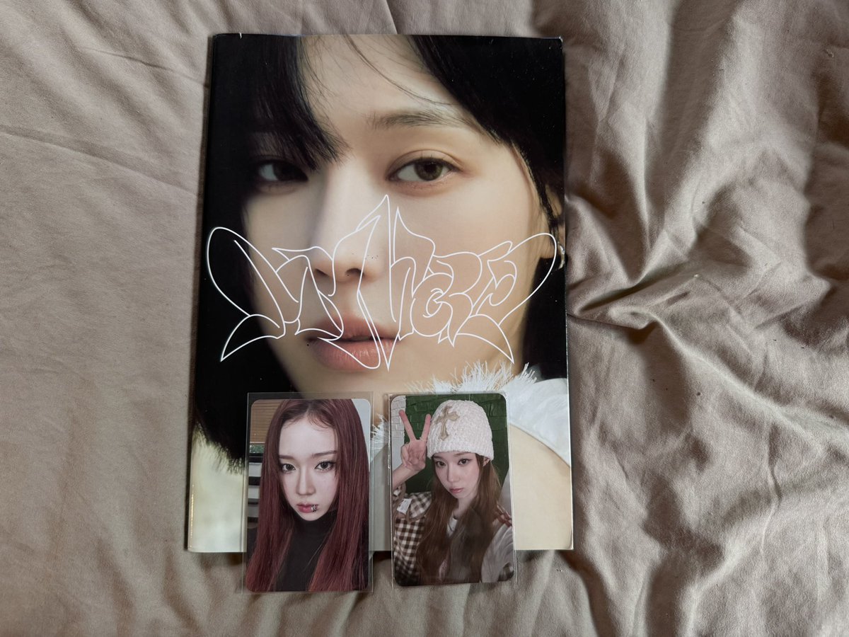 junelyflare's tweet photo. wts ส่งต่อ / ปล่อยต่อ aespa หนาว winter วินเทอร์

calendar ปฏิทิน ไดอารี่ 2025 — ชิ้นละ 50฿
บั้มเปล่า my world ปกน้องหนาว 55฿
drama photo card ผมแดง 80฿
potd ชูสองนิ้ว 175฿

📮ราคารวมส่งทุกชิ้นค่า 🩵
‼️ซื้อเยอะลดได้คับ 

#ตลาดนัดaespa #ตลาดนัดaespa https://t.co/U4VIFh9Ivh