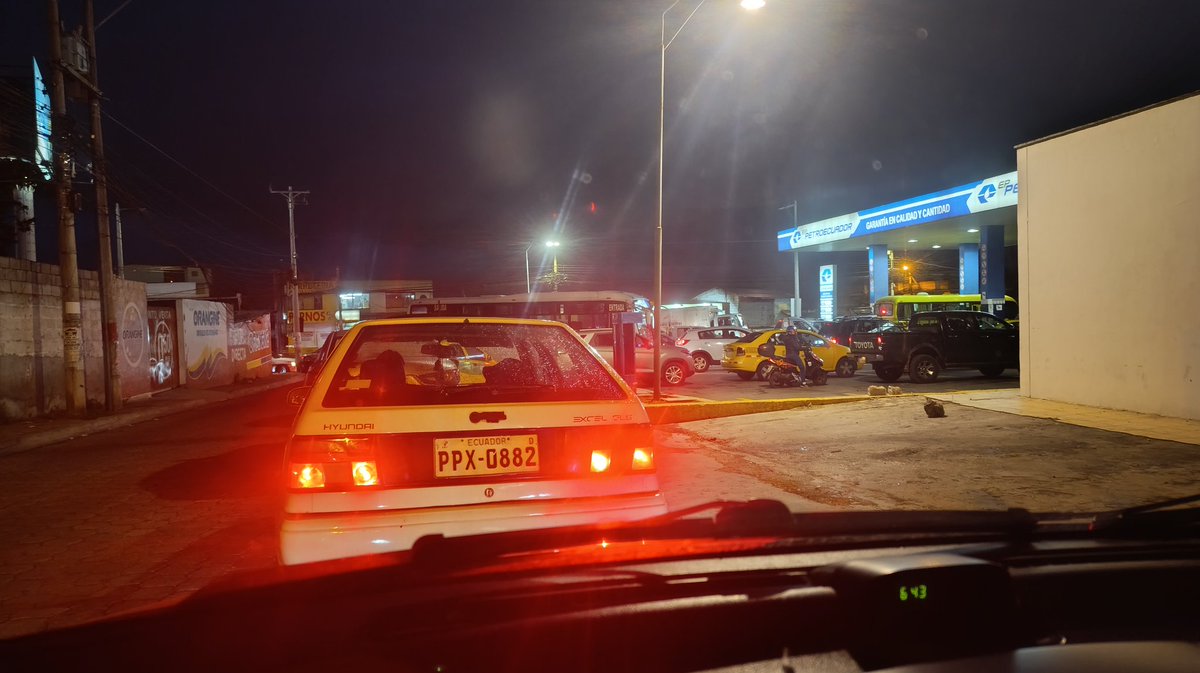 VladCard8's tweet photo. @elcomerciocom Y ESO QUÉ ES?  HÁGANSE RESPONSABLES. Y SI ES ESPECULACIÓN, TOMEN ACCIONES. NO HACEN NADA Y EL PUEBLO ES EL PERJUDICADO. https://t.co/uKWWJq0CoR
