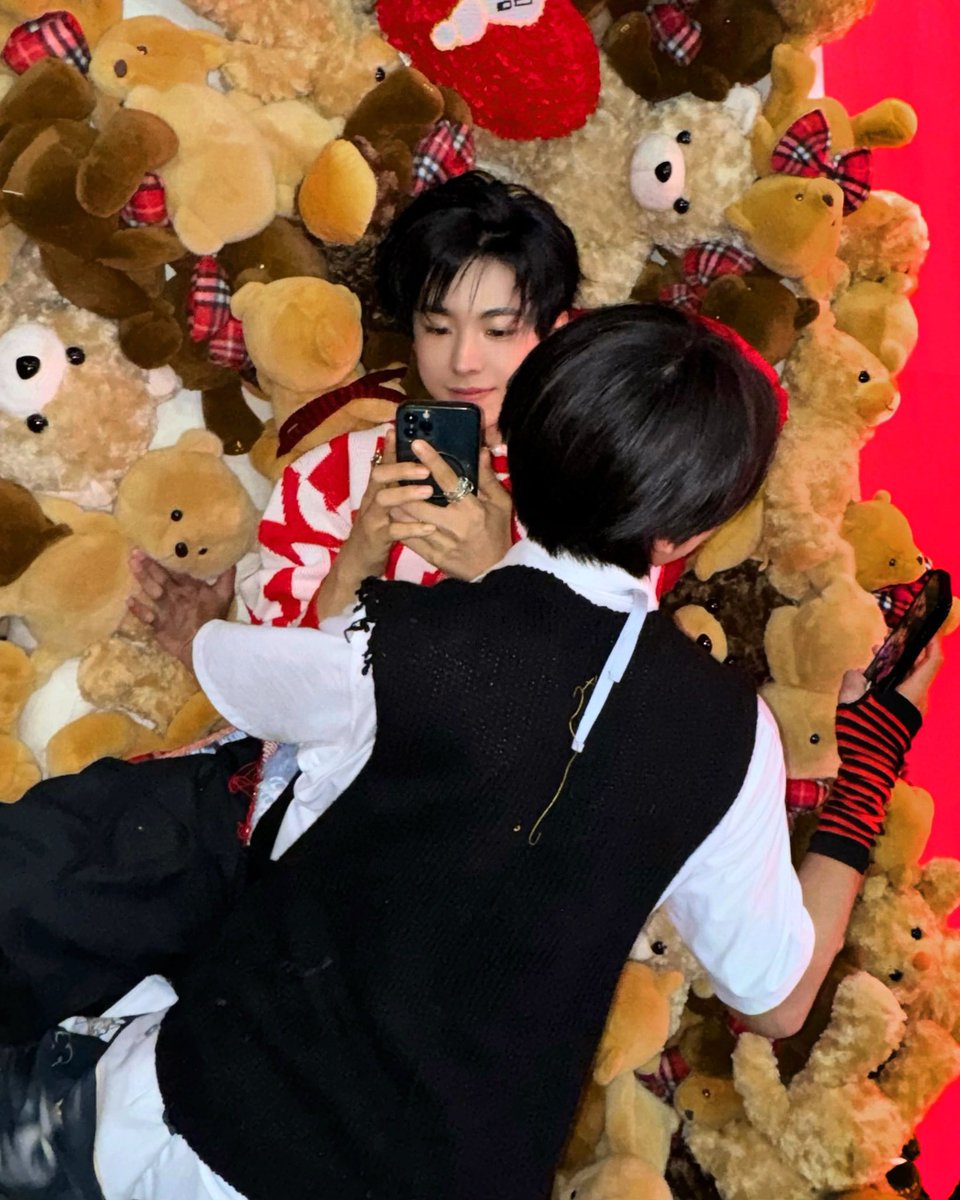 랑 tweet media