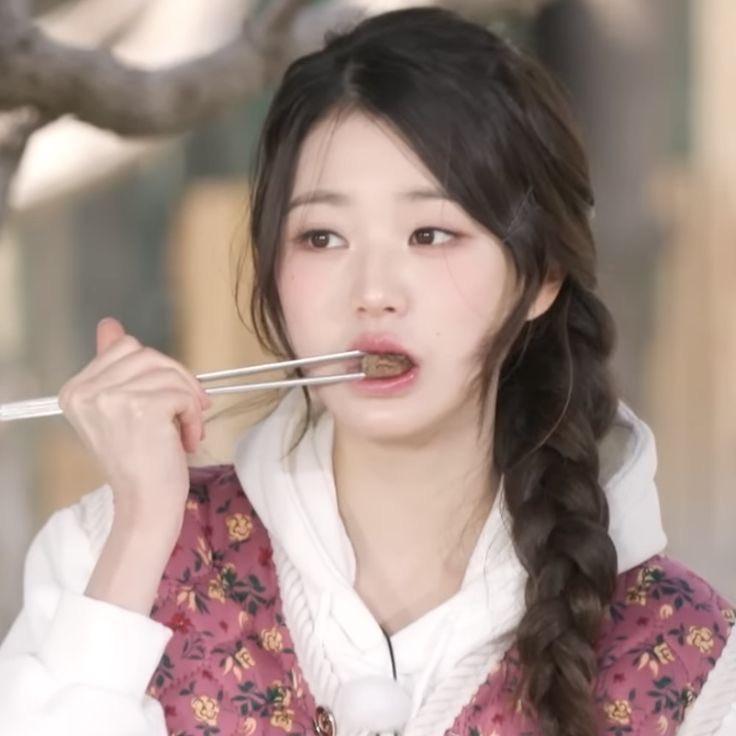 no context wonyoung tweet media