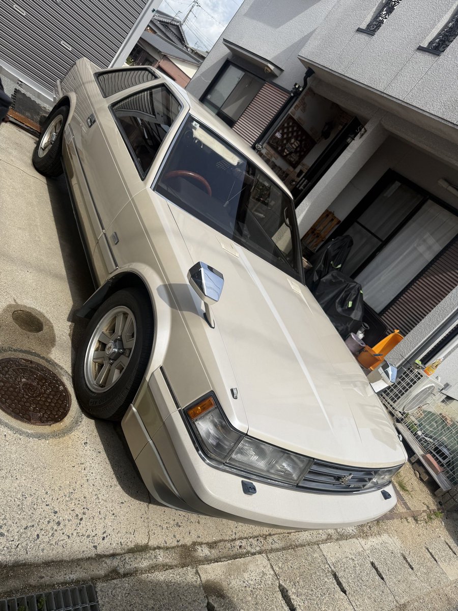 Ryo2o's tweet photo. 販売車両になります。
S58年式 トヨタ MZ11 ソアラ 2.8GTリミテッド
走行距離253,300km(16万キロ時点でE/G、ATをディーラーにて新品載せ替え)

販売価格は強気の400万円

詳細等はDMにてお問い合わせください。

#中古車販売 
#車売ります 
#ソアラ https://t.co/z4OlObsLAU