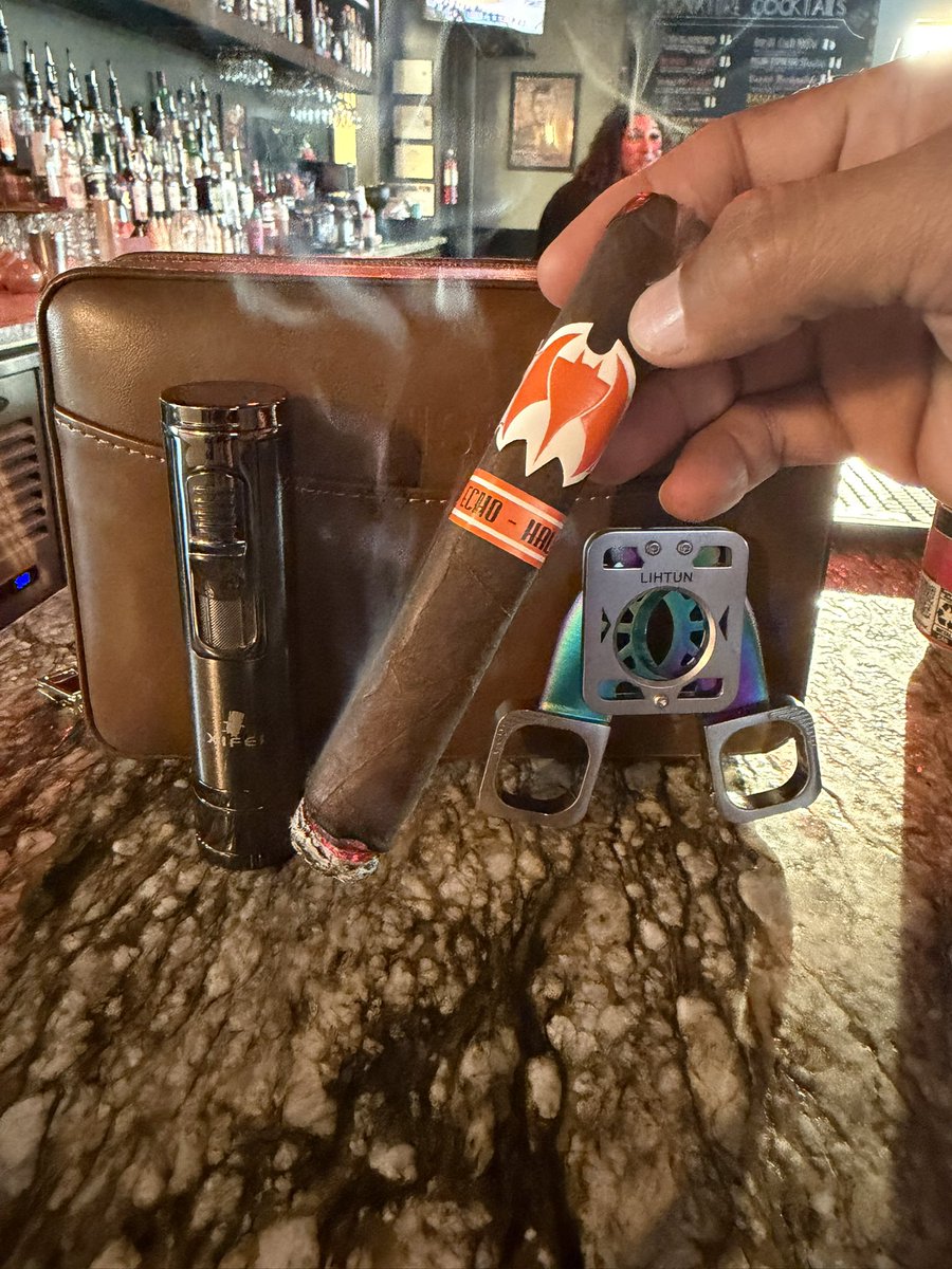 D_To_Tha_J's tweet photo. A big thank you to @smokeviking and @Cigars_Daily for the hospitality and this work of art. Espinosa Echo Hale. @EspinosaCigars @smokeviking @Cigars_Daily #EspinosaCigars #EspinosaEchoHale #CigarsDaily #Xifei #XifeiCigarTools #XifeiCigarAccessories #LihtunCigarTools #BOTL #SOTL https://t.co/EvP6q8x6qN