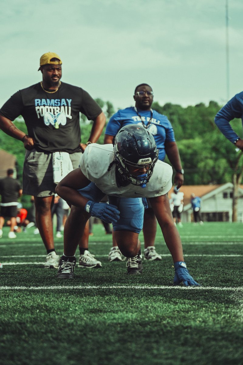 Kenlen_Richburg's tweet photo. spring on the hill 🐶🐶@RamsayFootball @CoachRobNelson https://t.co/tBTog0pQGC