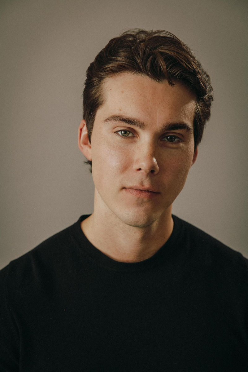 JeremyAccess's tweet photo. JEREMY SHADA 🗣️🗣️🗣️ 

Falem se não é o homem mais lindo desse mundo! 🥹 https://t.co/OOqTaAUeTT
