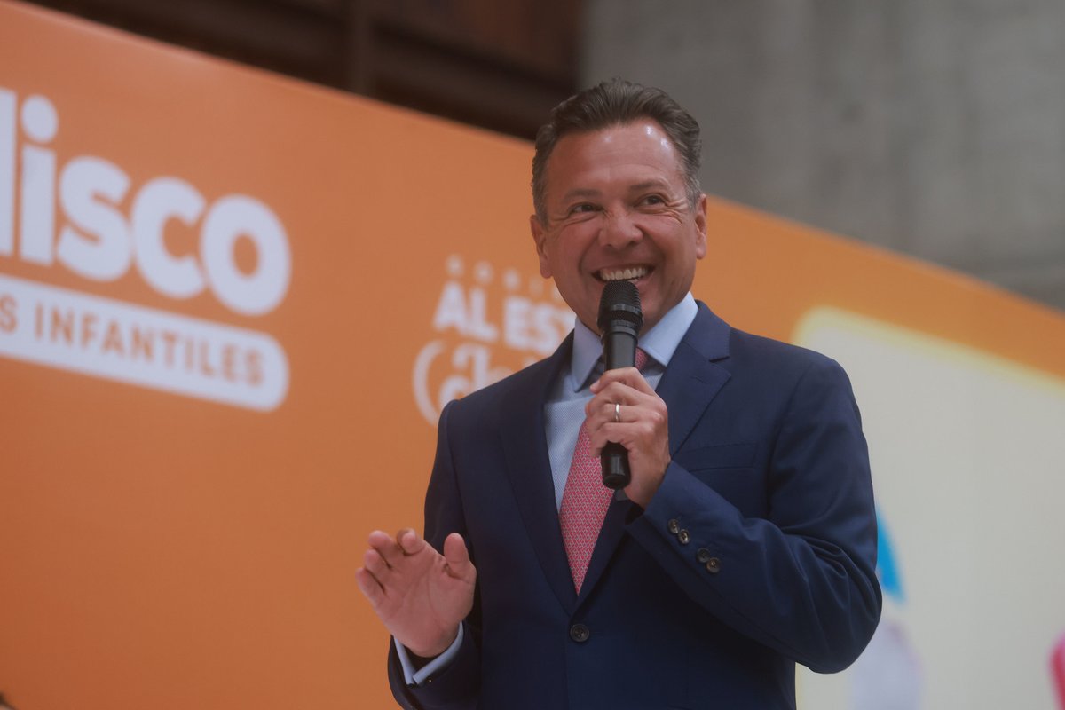 PabloLemusN's tweet photo. Sabemos la importancia de cuidar a las niñas y niños, también del esfuerzo que las y los cuidadores hacen, por ello aquí en Jalisco, si le entramos con el programa Yo Jalisco Apoyo para Estancias Infantiles.

Con este esquema que inició en Guadalajara y ahora llevamos a nivel estatal, los padres de familia toman la decisión de elegir el lugar donde sus hijos crecerán, al mismo tiempo que fomentamos la sana competencia del servicio. 

Trabajamos por un mejor futuro para las niñas y niños Al Estilo Jalisco.