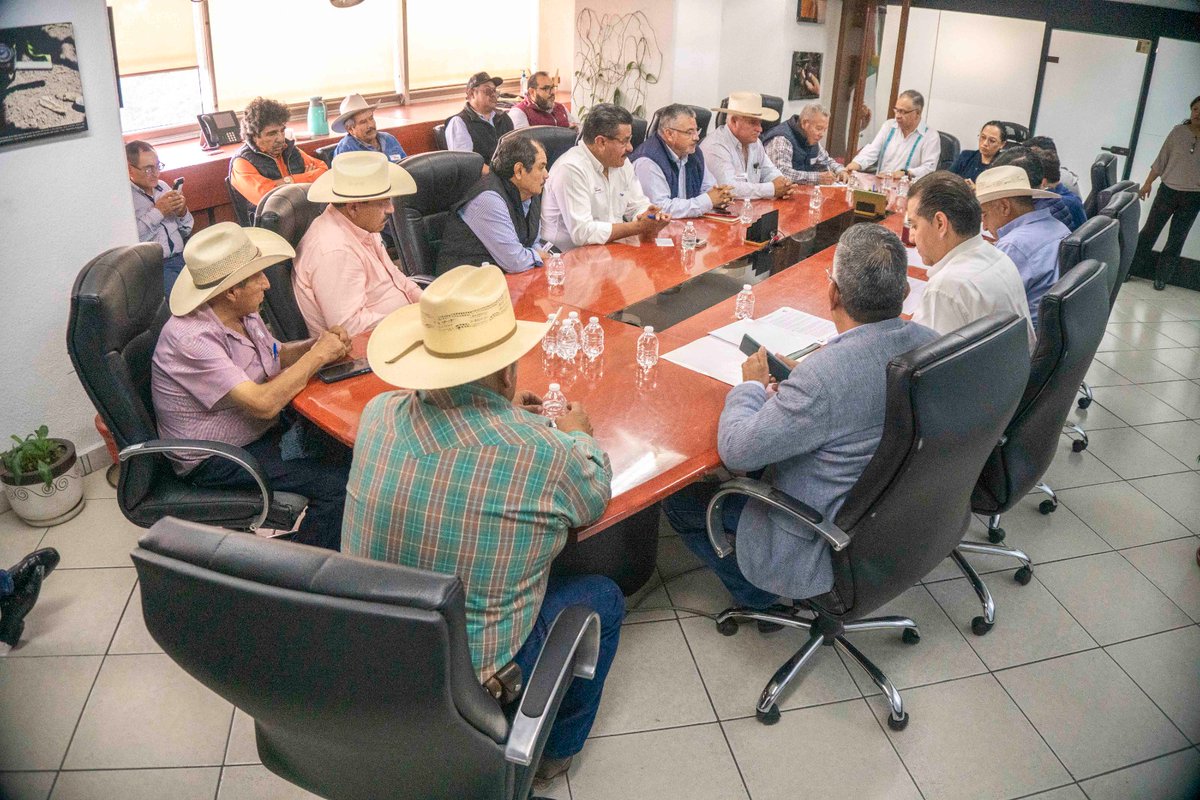 columbalopezg's tweet photo. Gracias al diálogo impulsado por @Agricultura_mex entre el Sistema Producto y @GrupoModelo_MX, se alcanzó un acuerdo histórico para fortalecer la producción nacional de cebada maltera del altiplano. Este acuerdo garantiza la compra inicial de 80 mil toneladas, con posibilidad de ampliar a 15 mil más; además, reduce costos en insumos como la semilla certificada y establece un precio de referencia que asegura ganancias justas para las y los productores en este ciclo 2026.

Con la visión de #ProsperidadCompartida impulsada por nuestra Presidenta @Claudiashein, seguimos construyendo acuerdos que reconozcan el esfuerzo de quienes trabajan la tierra y fortalecen todos los días al campo mexicano.

#TransformandoElCampoMexicano