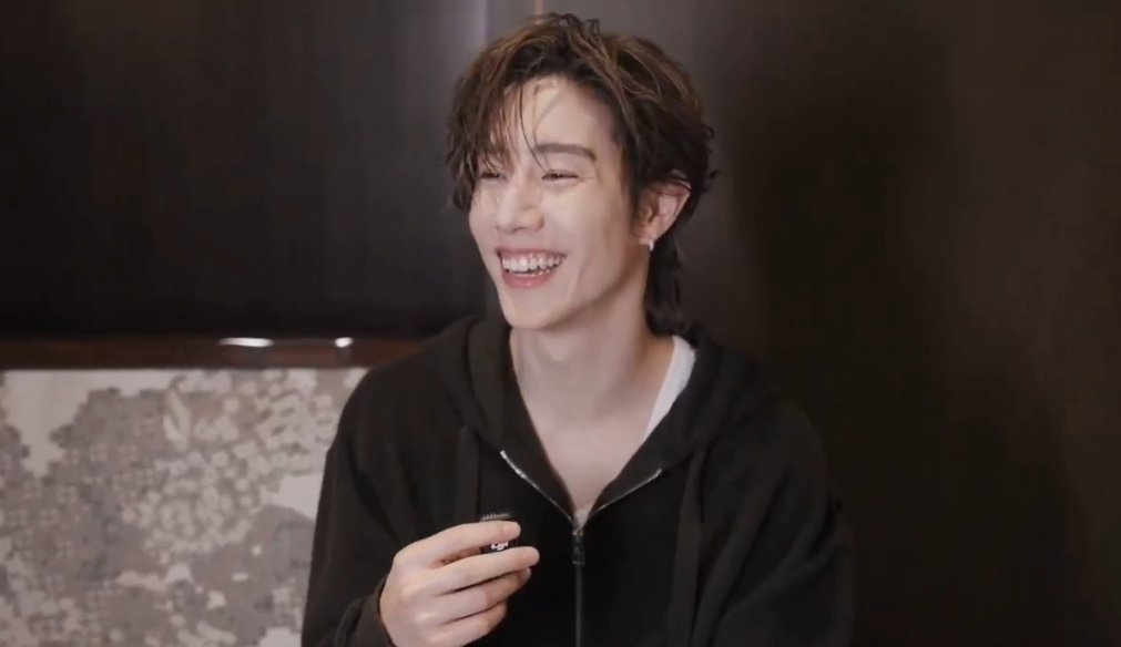 𝐂𝐡𝐞𝐑ྀི 🌅🍒 tweet media